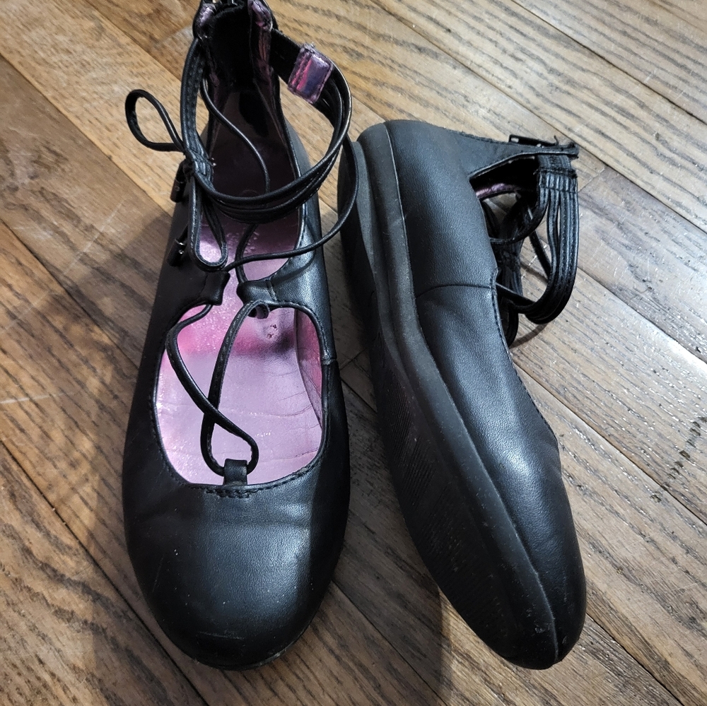 Candies Size 2 black shoes
